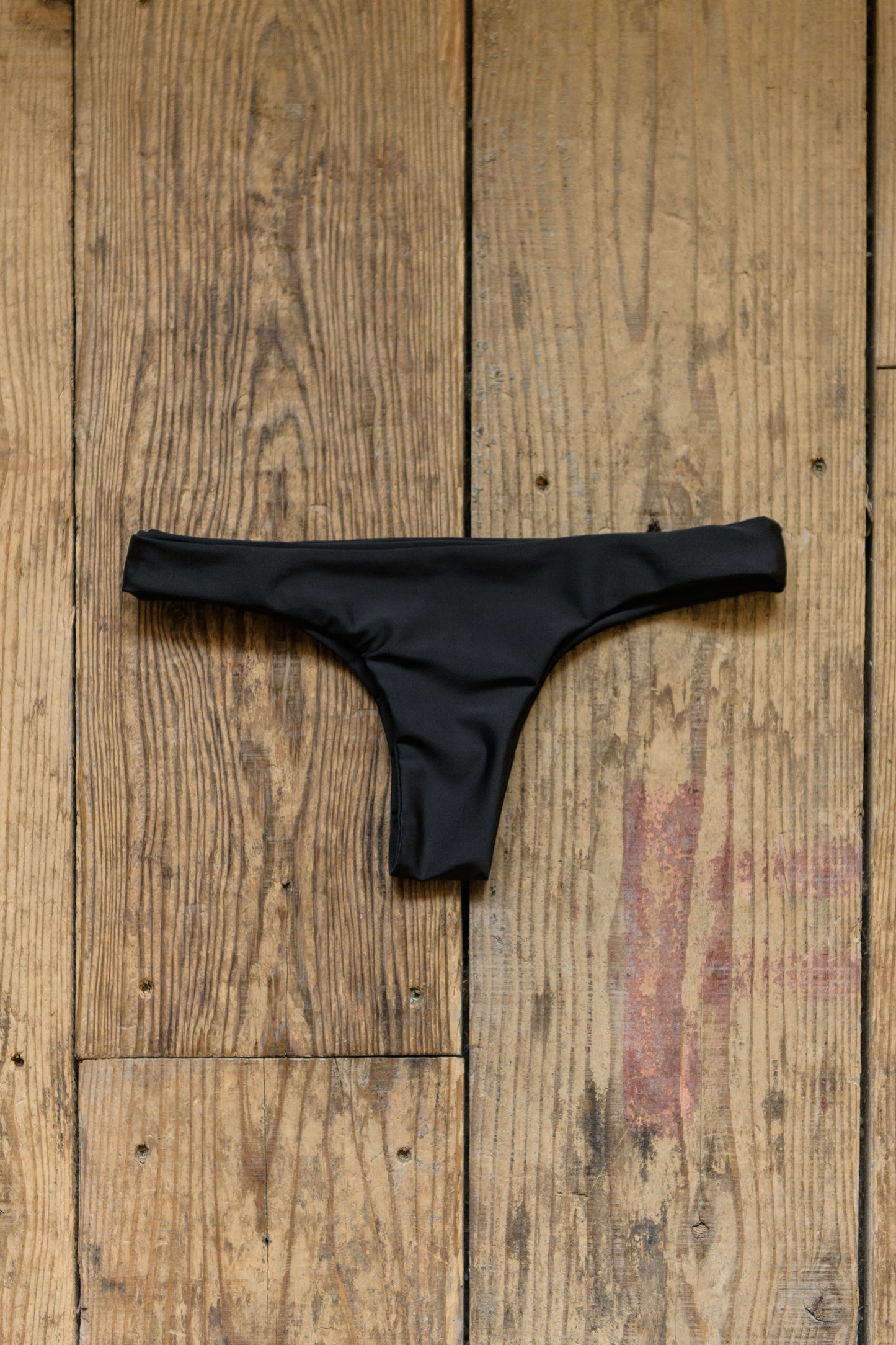 BRAZILIAN BLACK LINE BOTTOM